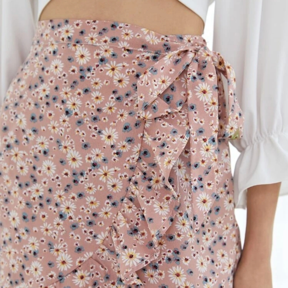 Pink small ditsy floral wrap style ruffle skirt - Picture 2 of 12
